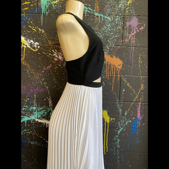 NATASHA GAN ‘GOOD FEELING’ PLEATED DRESS - Picture 14 of 16